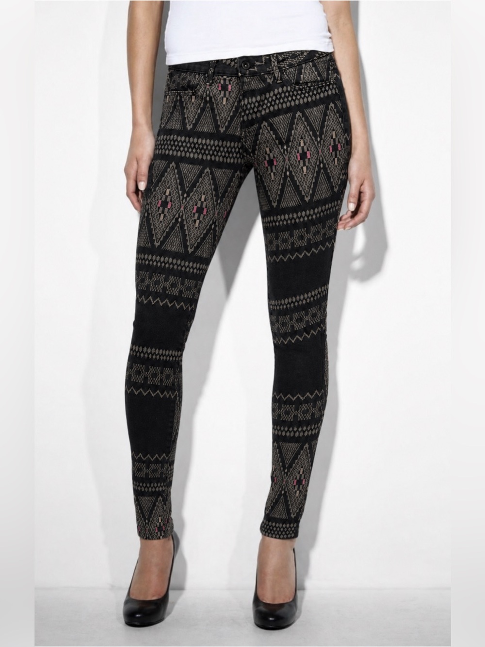 Levi’s Black Gray Aztec Geometric Print Legging Jeans